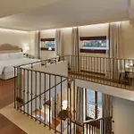 Mandarin Oriental, Di בלביו