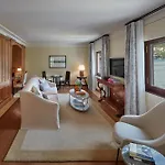 מלון Mandarin Oriental, Di
