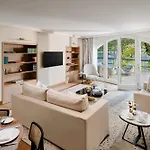 מלון Mandarin Oriental, Di