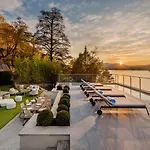 מלון Mandarin Oriental, Di