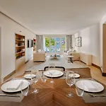 מלון Mandarin Oriental, Di